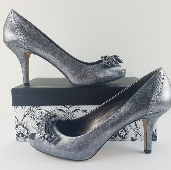 Vince Camuto size 10 Kanary Graphite Silver Heels - Picture 3 of 8